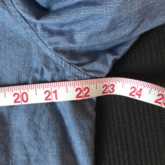 NWOT Men’s long-sleeved button down collared shirt blue/light pinstripe - Picture 7 of 8